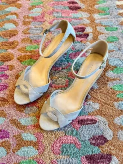 Online Bekim Heel In Heels