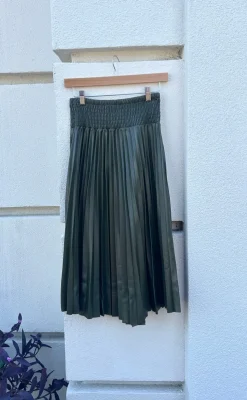 Discount Faux Leather Pleated Skirt In Skirts