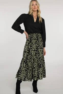 Hot Izzy Midi Skirt In Skirts