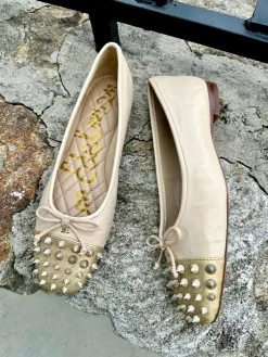 Fashion Monet Cap Top Ballet Flat In Tan Flats